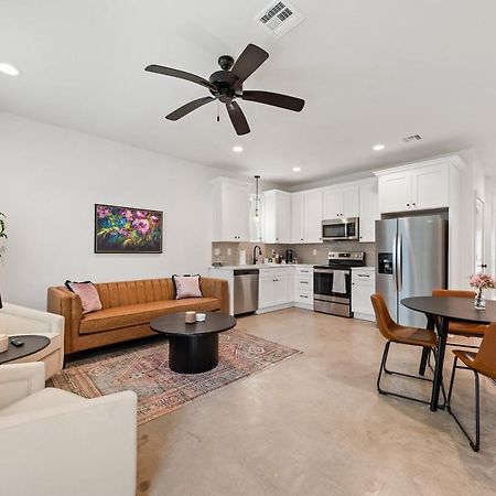 New Thibodeaux House Cajun Luxury 65 Tv Fast Wifi Apartment Lafayette Bagian luar foto